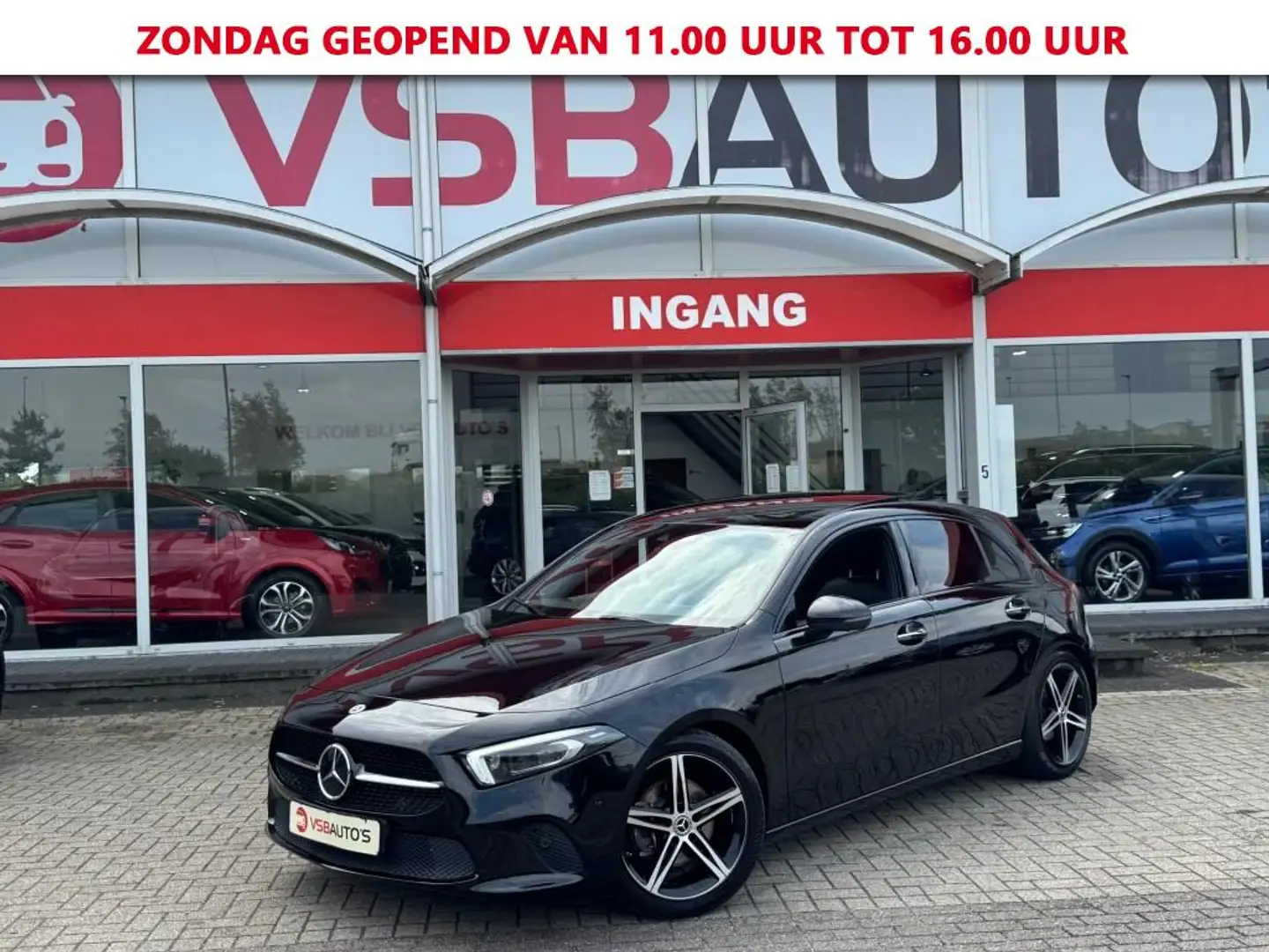 Mercedes-Benz A 200 A200 AUT. 163PK LED NAVI PANO-DAK CAMERA SFEERVERL Zwart - 1