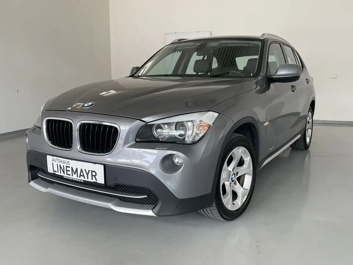BMW X1 xDrive 18d Xenon, Leder, AHK Grau - 1