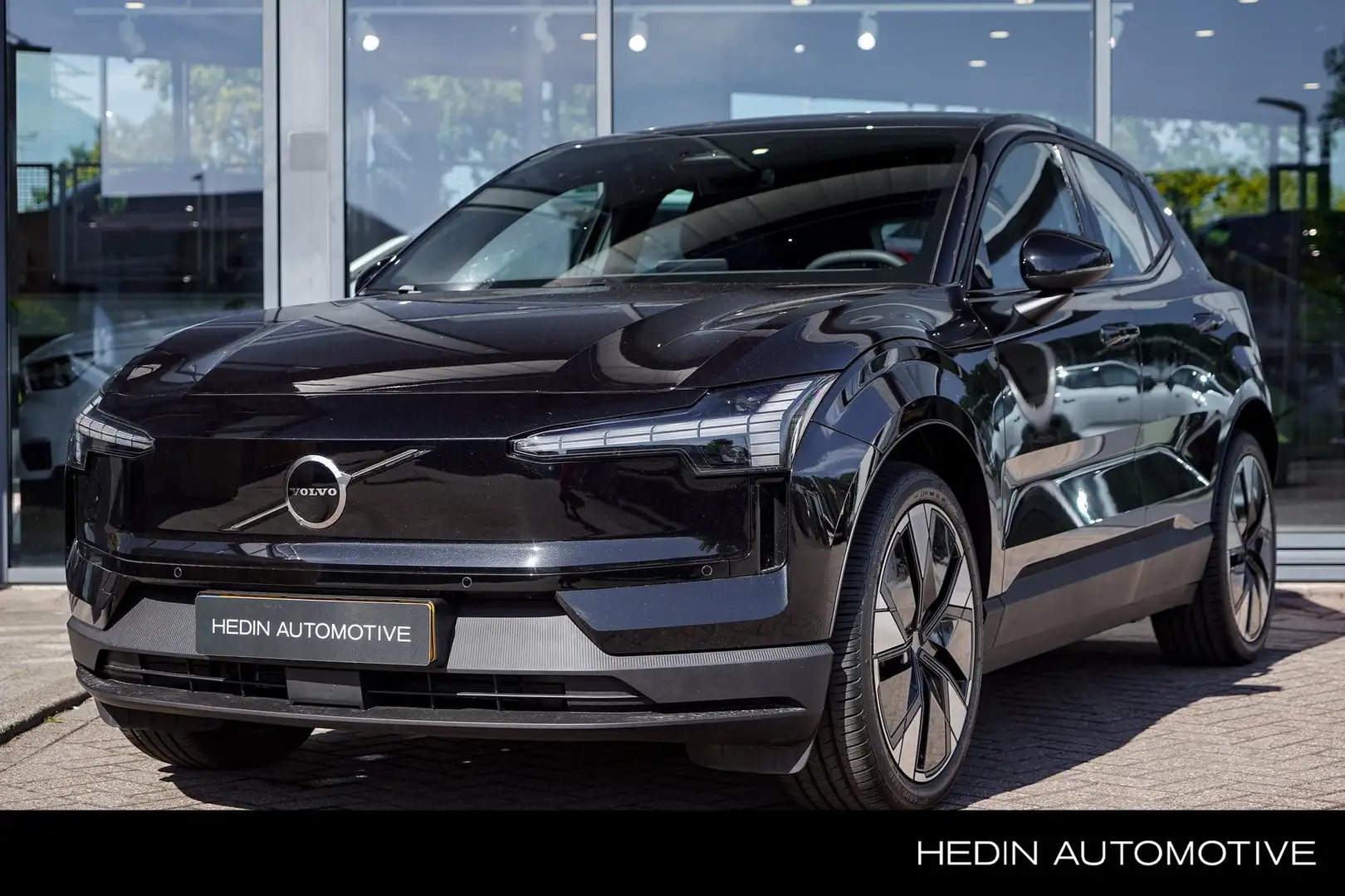 Volvo EX30 Single Motor Extended Range Plus 69 kWh | 20 Inch Zwart - 1
