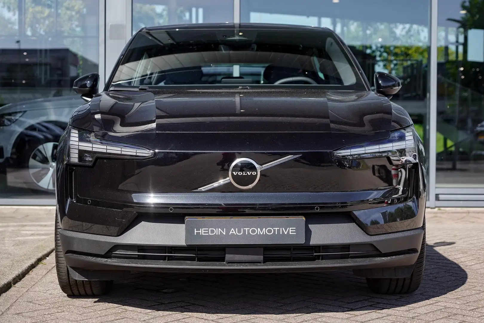 Volvo EX30 Single Motor Extended Range Plus 69 kWh | 20 Inch Zwart - 2