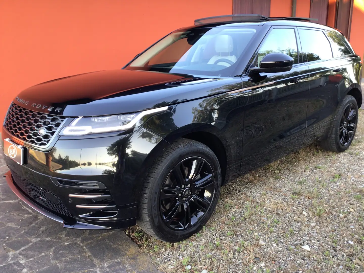 Land Rover Range Rover Velar Range Velar 2.0d i4 mhev R-Dynamic 4wd 204cv auto Nero - 2