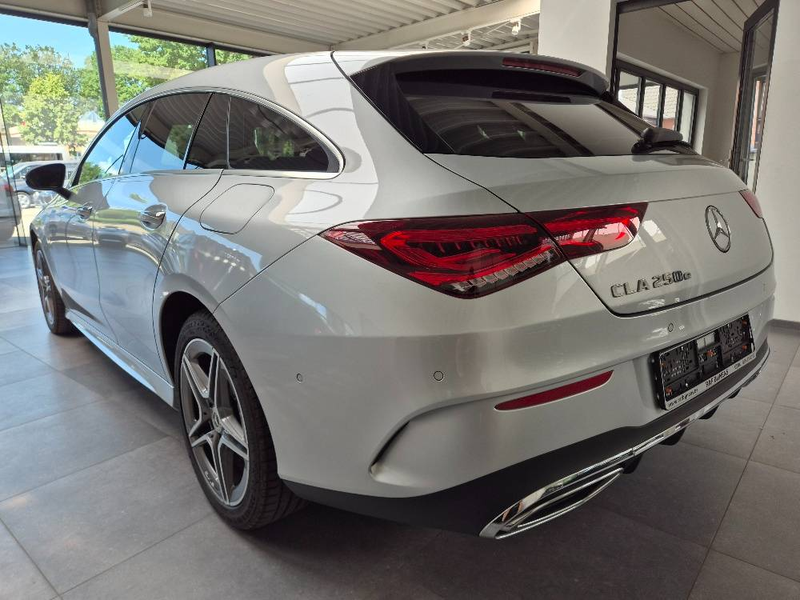 Mercedes-Benz CLA 250 CLA 250 e PHEV AMG Line Panodak Distronic — photo 2