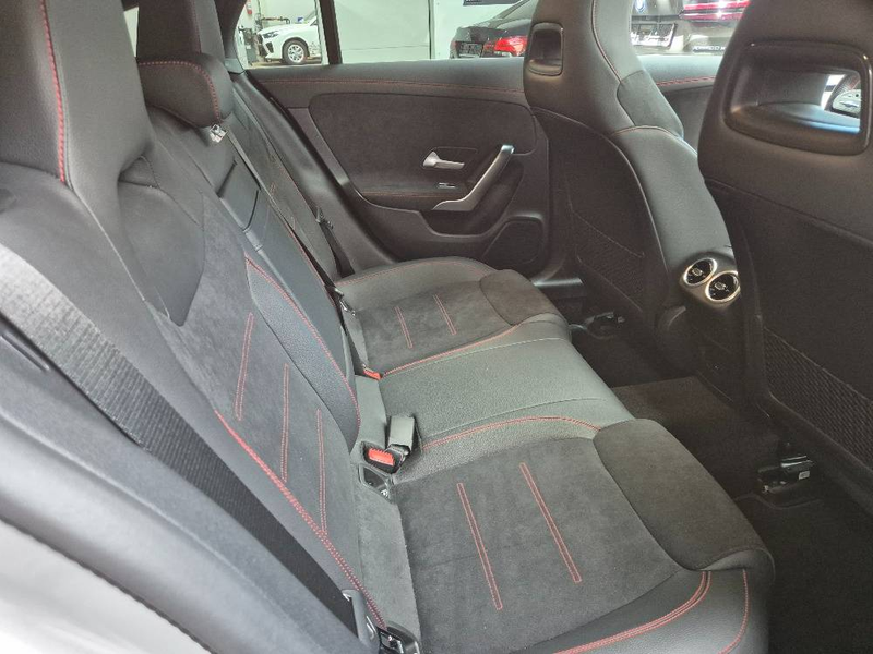 Mercedes-Benz CLA 250 CLA 250 e PHEV AMG Line Panodak Distronic — photo 8