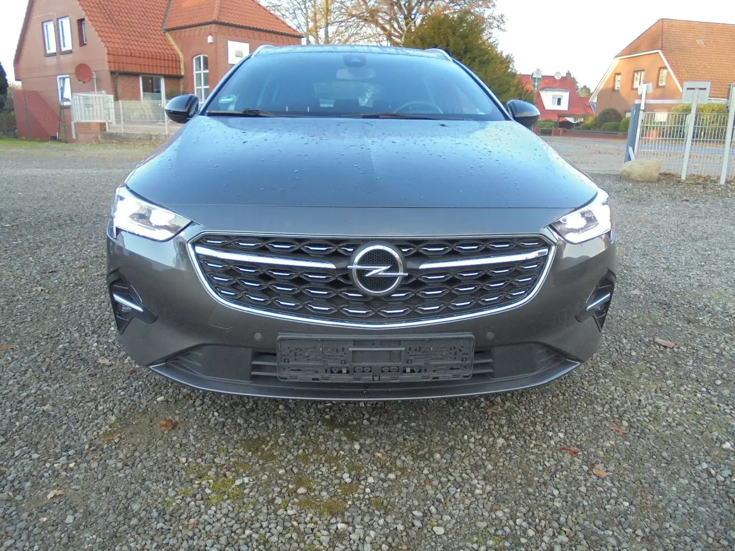 Opel Insignia 1.5D Sports Tourer Business Automatik Grau - 2