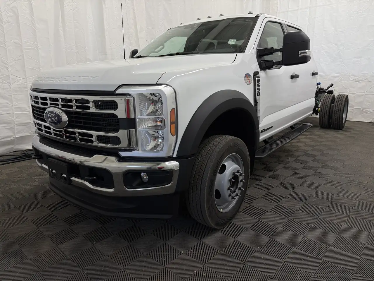 Ford F-550 Super Duty снимка Ford F-550 Super Duty