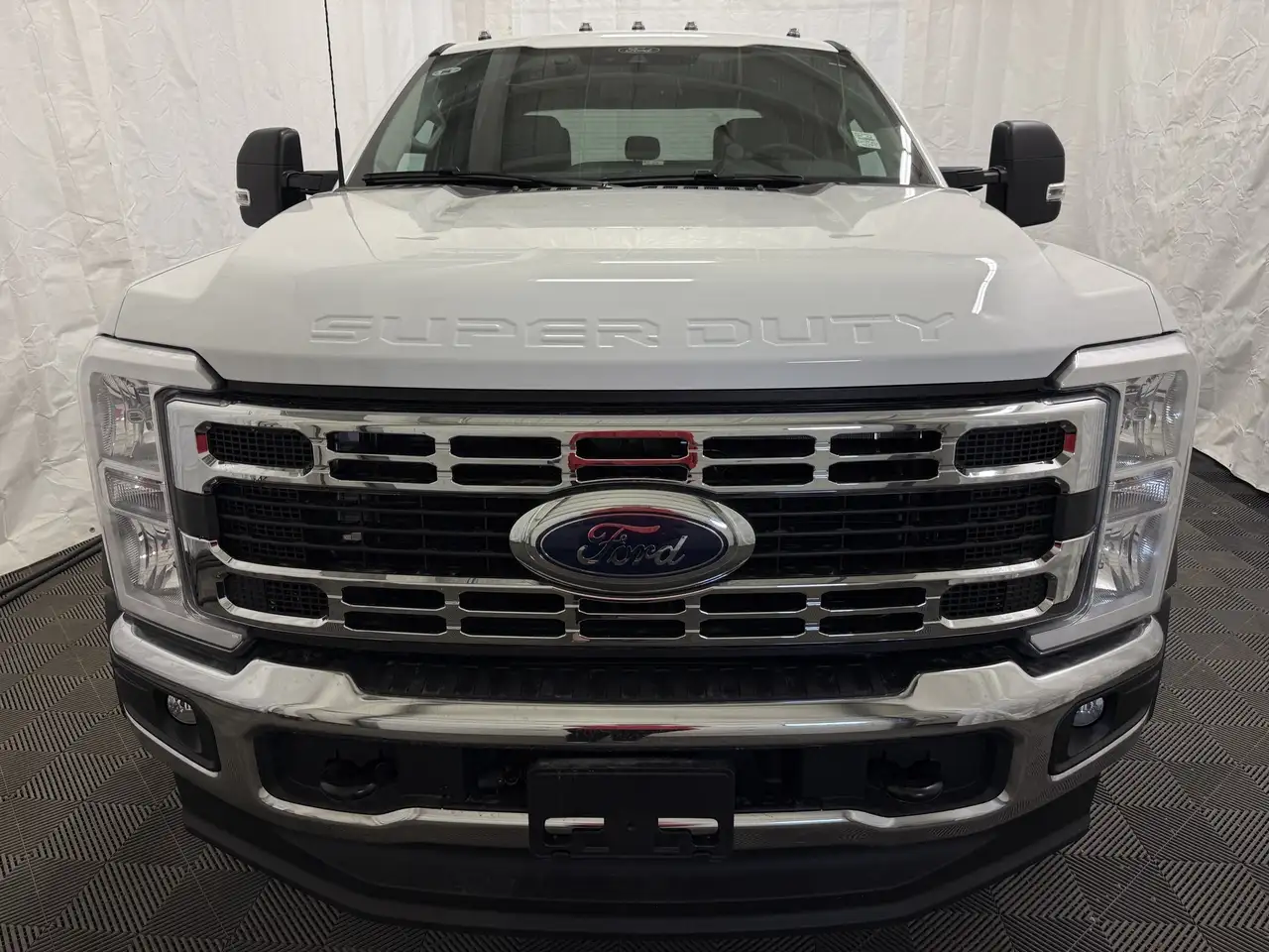 Ford F-550 Super Duty снимка Ford F-550 Super Duty