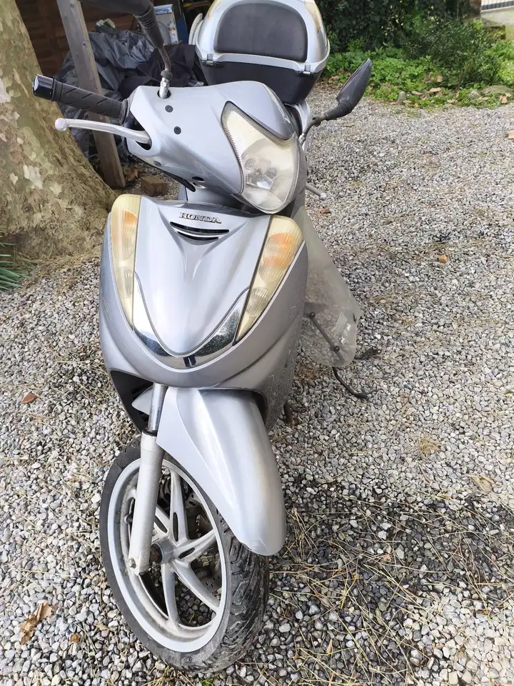 Honda SH 300