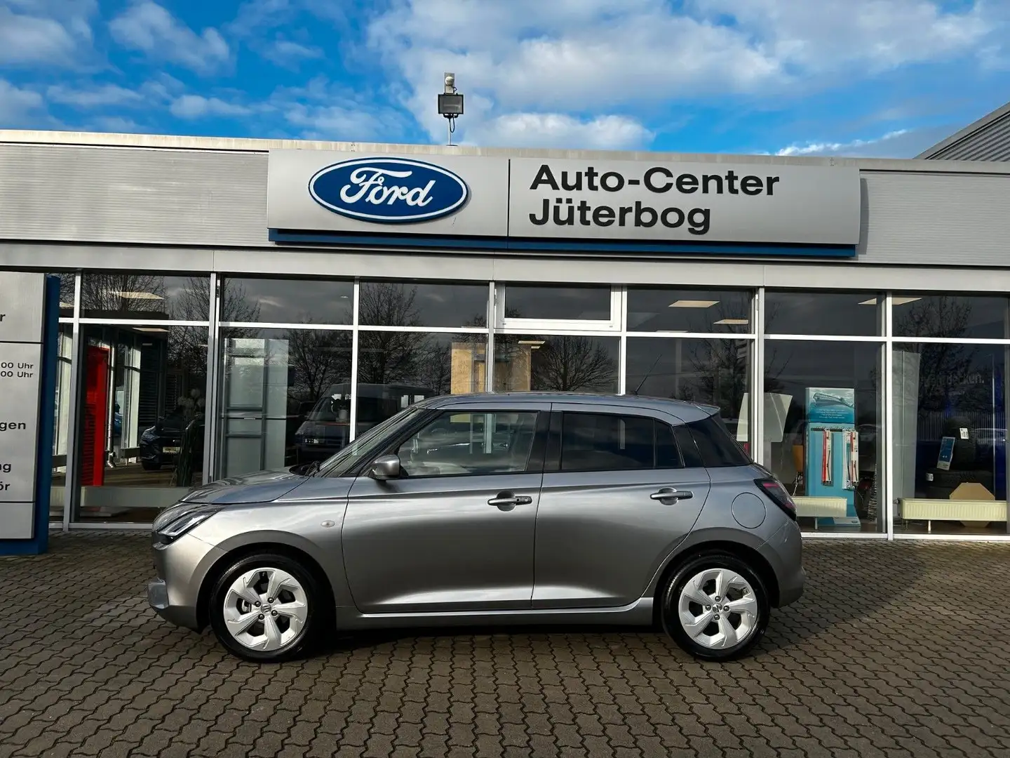 Suzuki Swift 1.2 Dualjet Hybrid Comfort*RFK*CVT*Kamera* Silber - 1