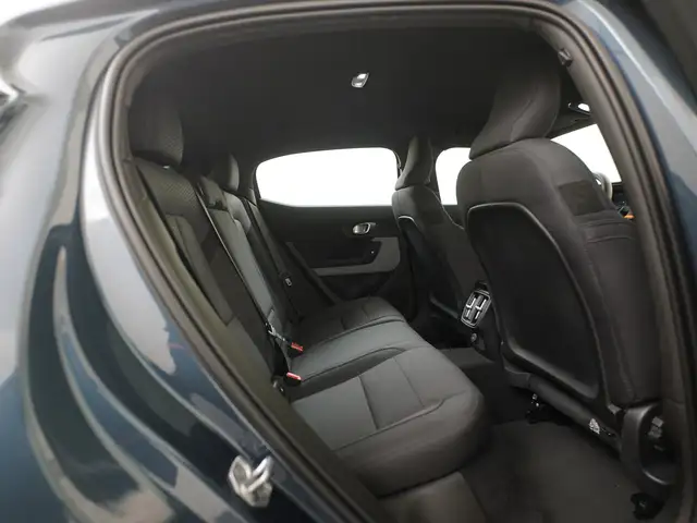 Polestar 2 view 28