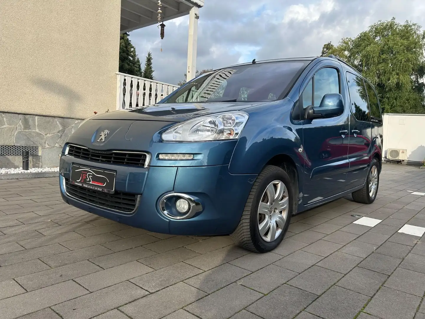 Peugeot Partner Family  FAP 115 1.6 HDI*1-HAND* Blau - 1
