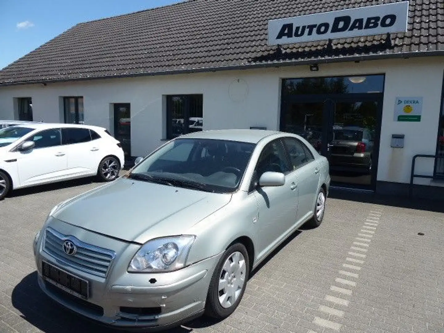 Toyota Avensis 1.8 Liftback Gold - 1