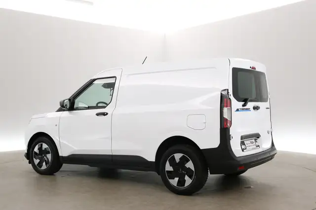 Ford Courier view 4
