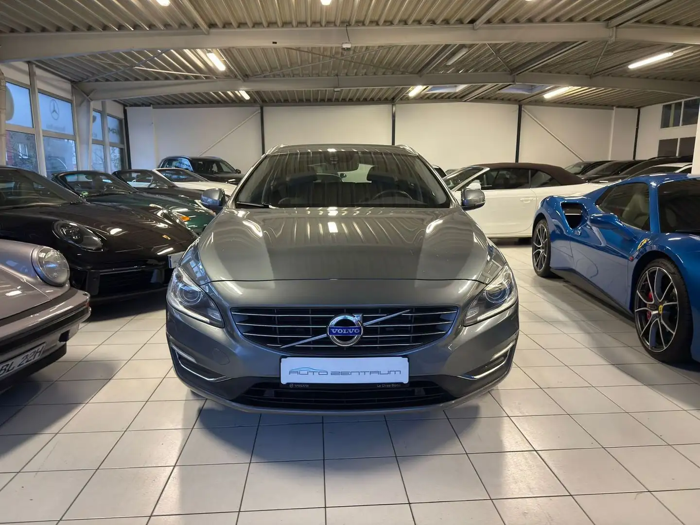 Volvo V60 Summum/R.Kamera/Memory/SHZ Gri - 2