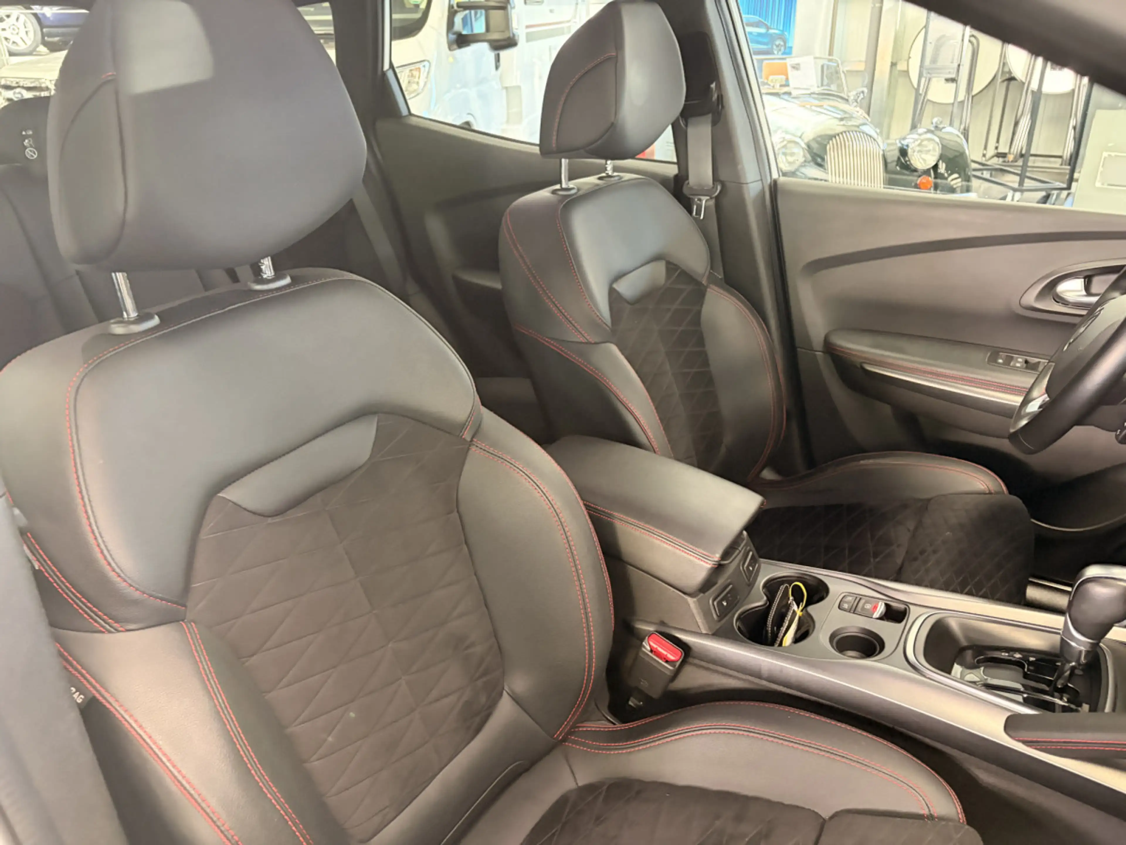 Renault Kadjar 1.3 TCe Black Edition 159HP — photo 11