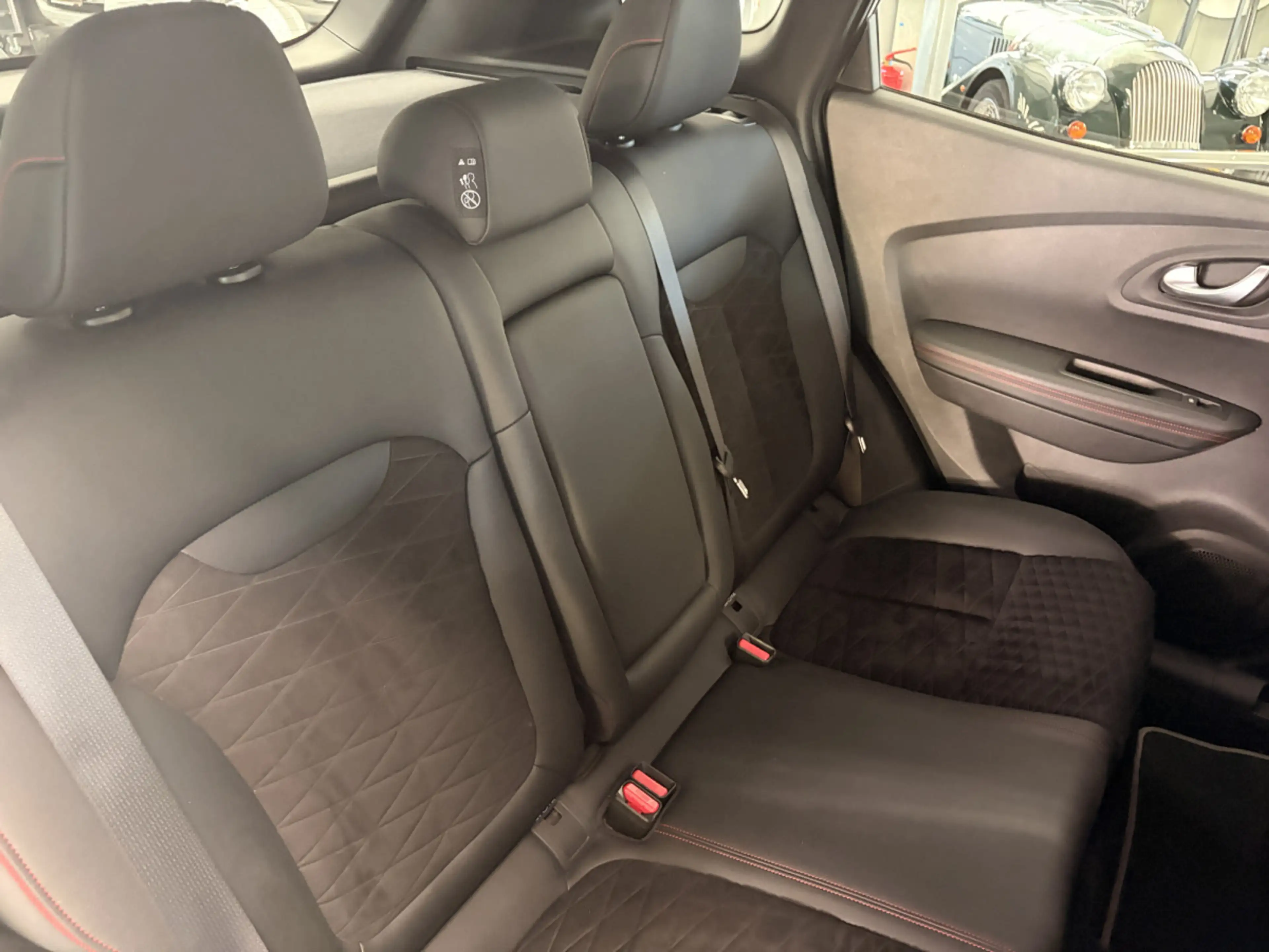 Renault Kadjar 1.3 TCe Black Edition 159HP — photo 12