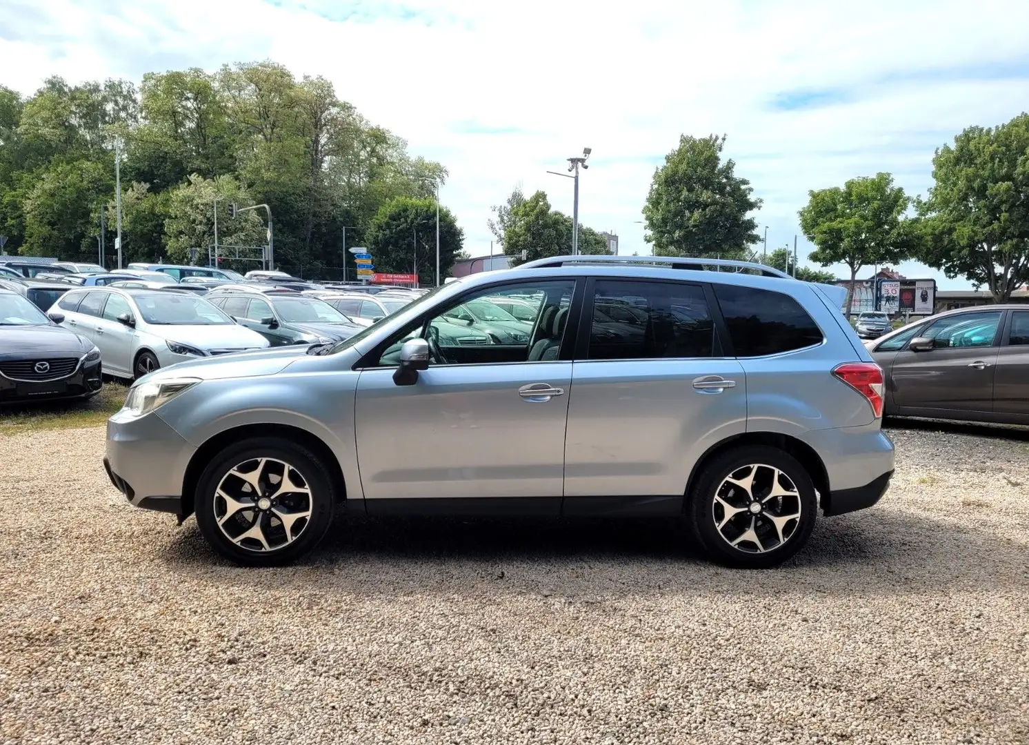 Subaru Forester Premium Edition 35*Navi*LMF*R-Cam*TÜV* Szary - 2