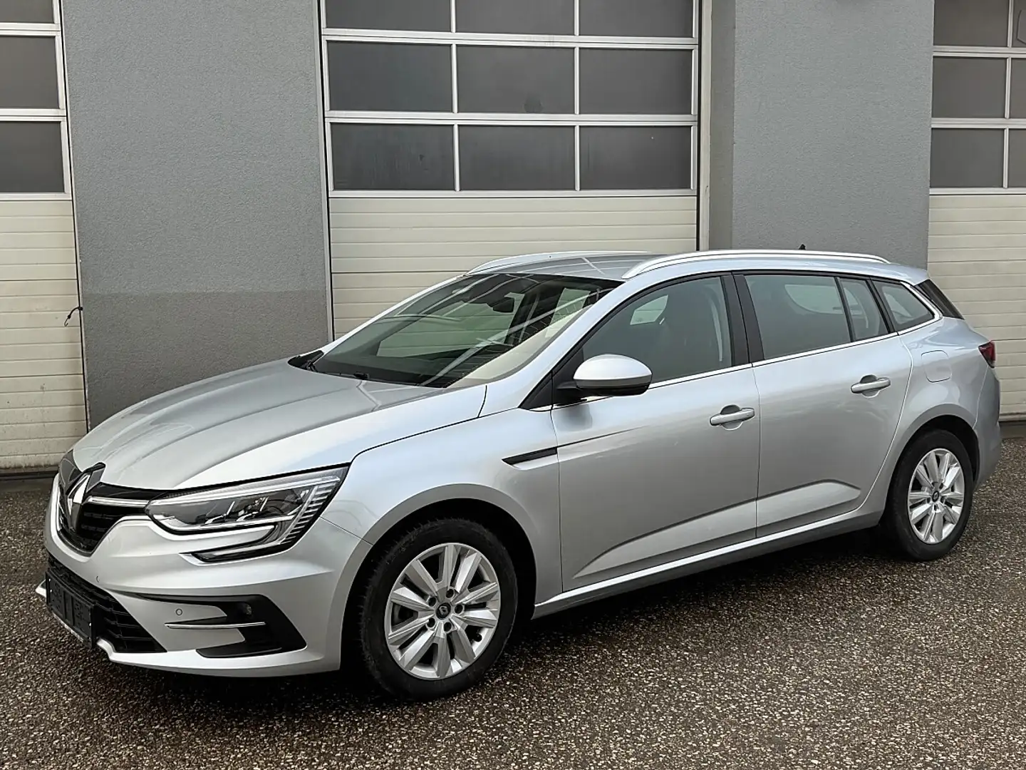 Renault Megane E-Tech Mégane Grandtour E-TECH Plug-In PHEV 160 Silber - 1