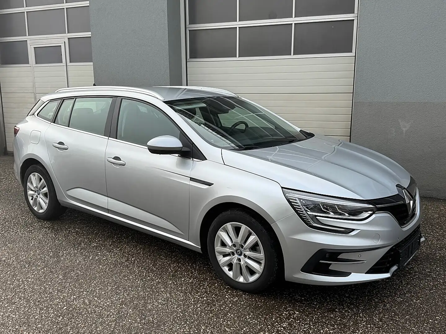Renault Megane E-Tech Mégane Grandtour E-TECH Plug-In PHEV 160 Silber - 2