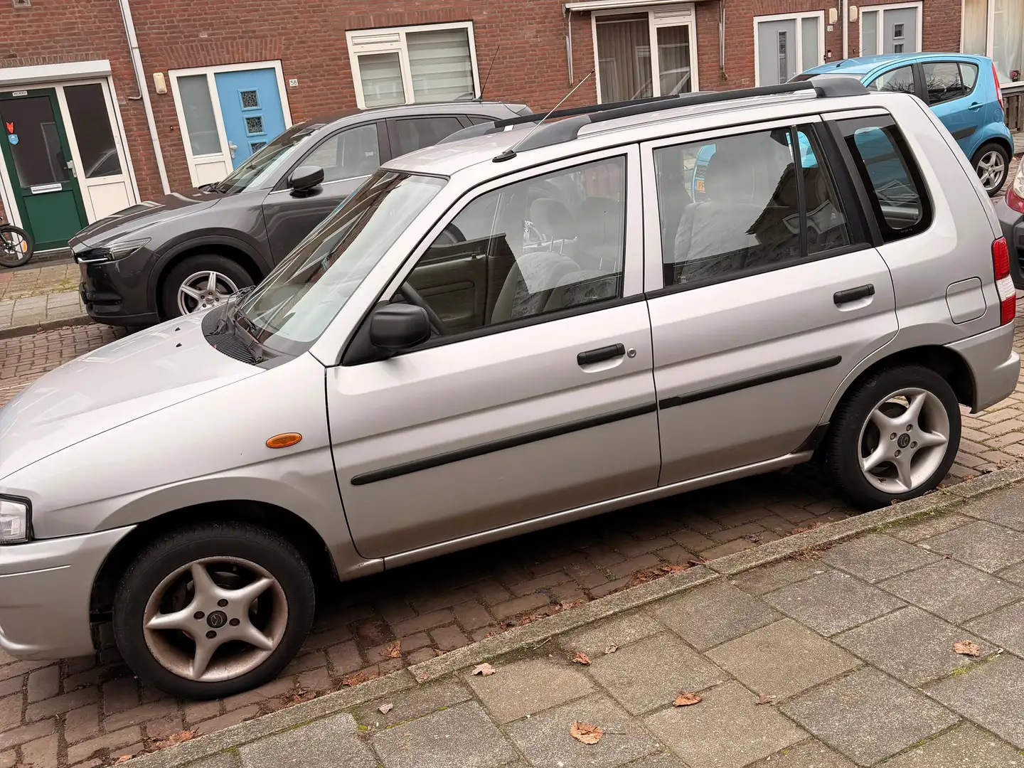 Mazda Demio Demio 1.3 GLX Šedá - 2