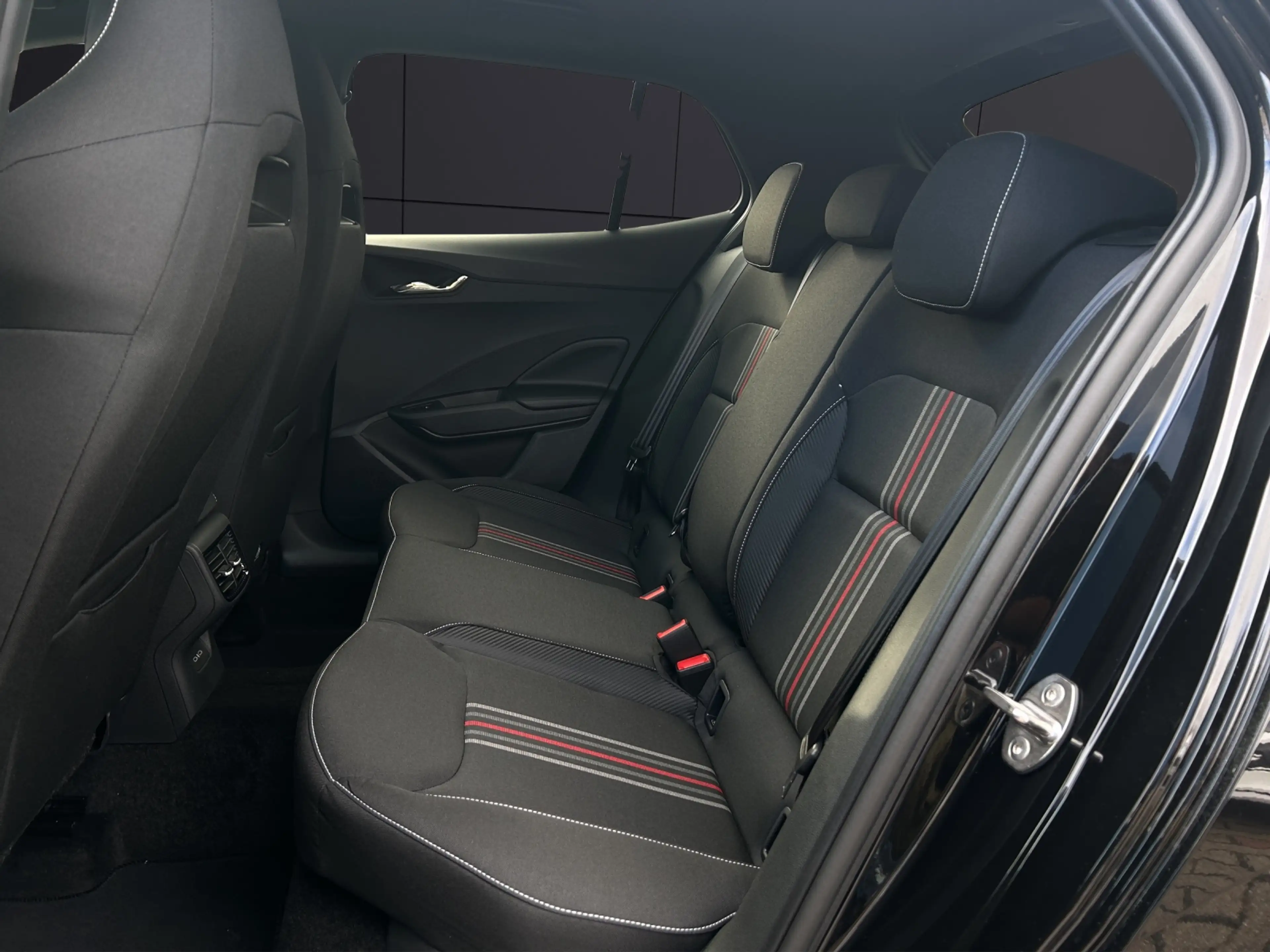 Skoda Fabia 130 Edition DSG ACC Kamera — photo 11