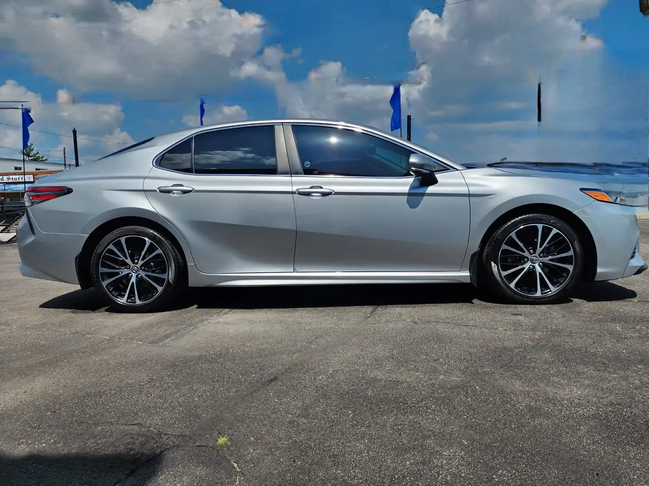 Toyota Camry снимка Toyota Camry