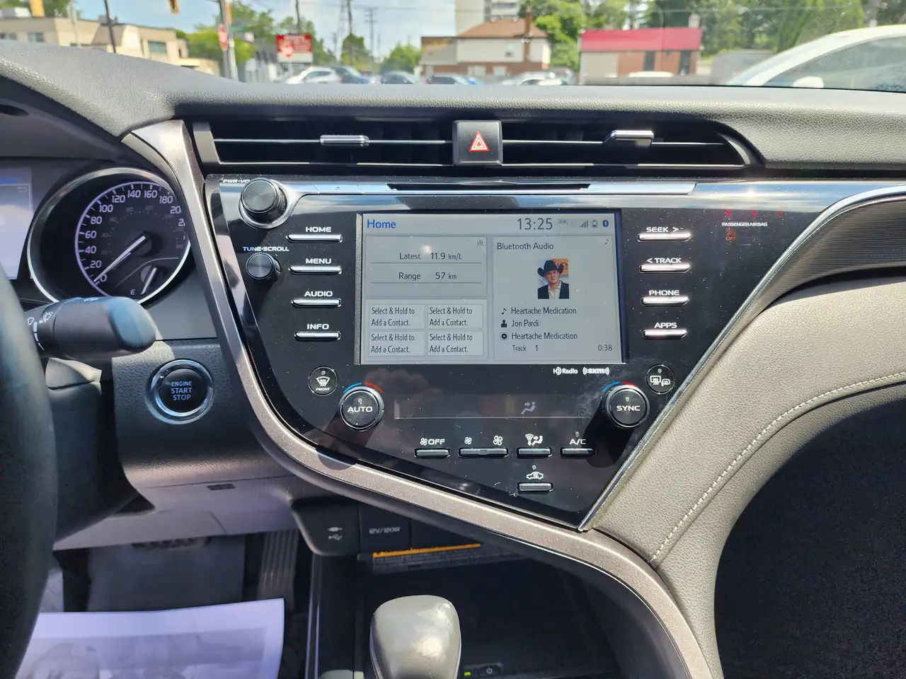 Toyota Camry снимка Toyota Camry