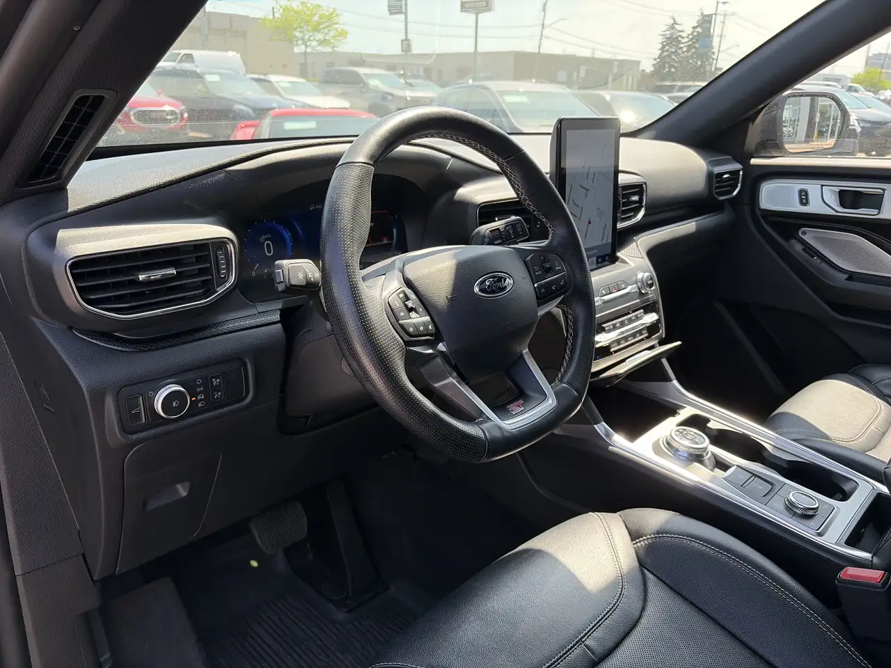 Ford Explorer снимка Ford Explorer
