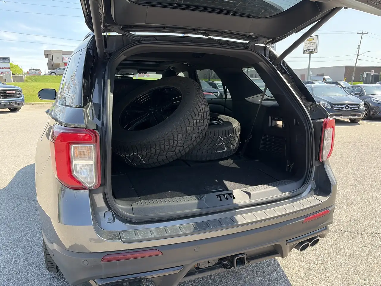 Ford Explorer снимка Ford Explorer