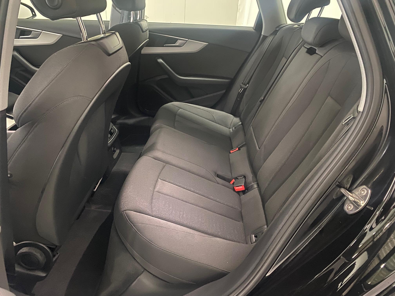 Audi A4 Avant 40 TFSI S edition 19" ACC Trekhaak Navi Audi — photo 5