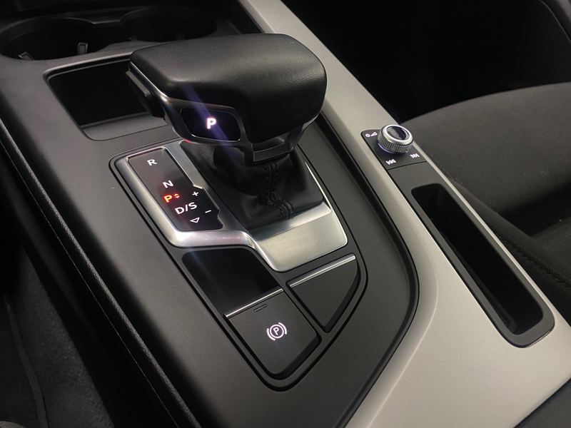 Audi A4 Avant 40 TFSI S edition 19" ACC Trekhaak Navi Audi — photo 34