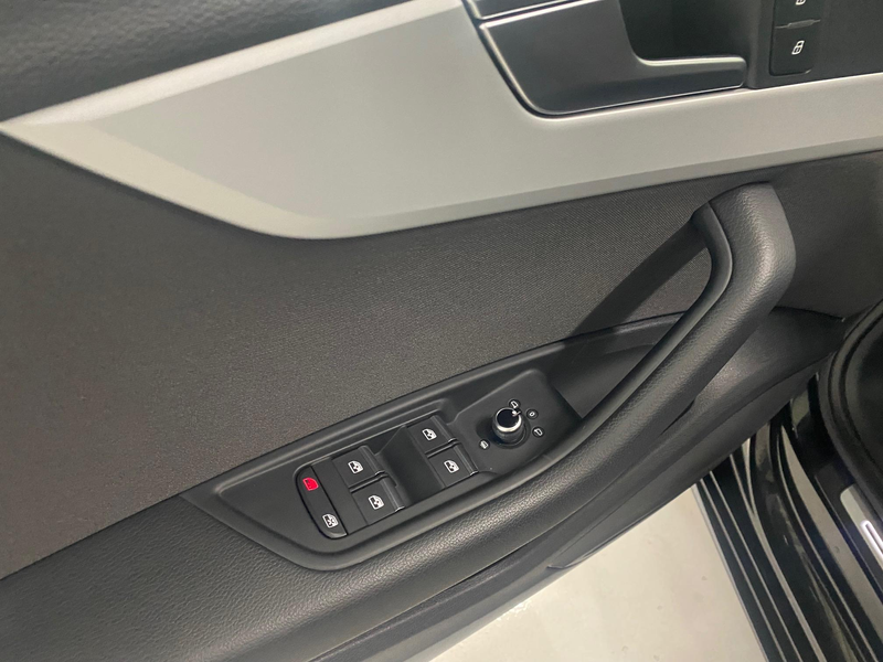 Audi A4 Avant 40 TFSI S edition 19" ACC Trekhaak Navi Audi — photo 19