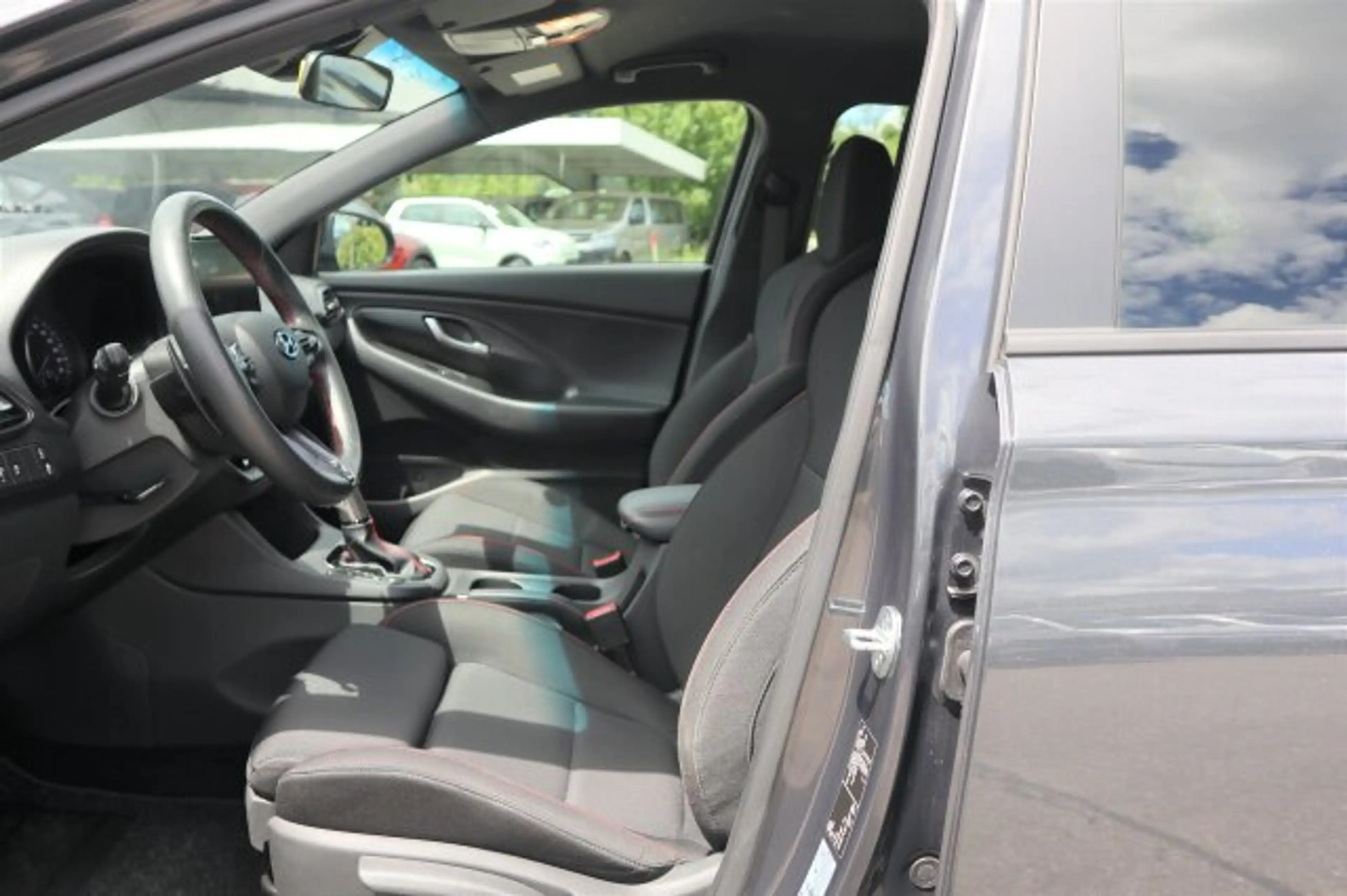 Hyundai i30 1.5 T-GDI N-Line Mild-Hybrid Kamera/Navi/PDC Autom./Klima/BC/Tempomat/eFH./Audiosystem: Radio RDS/Sportsitze — photo 8