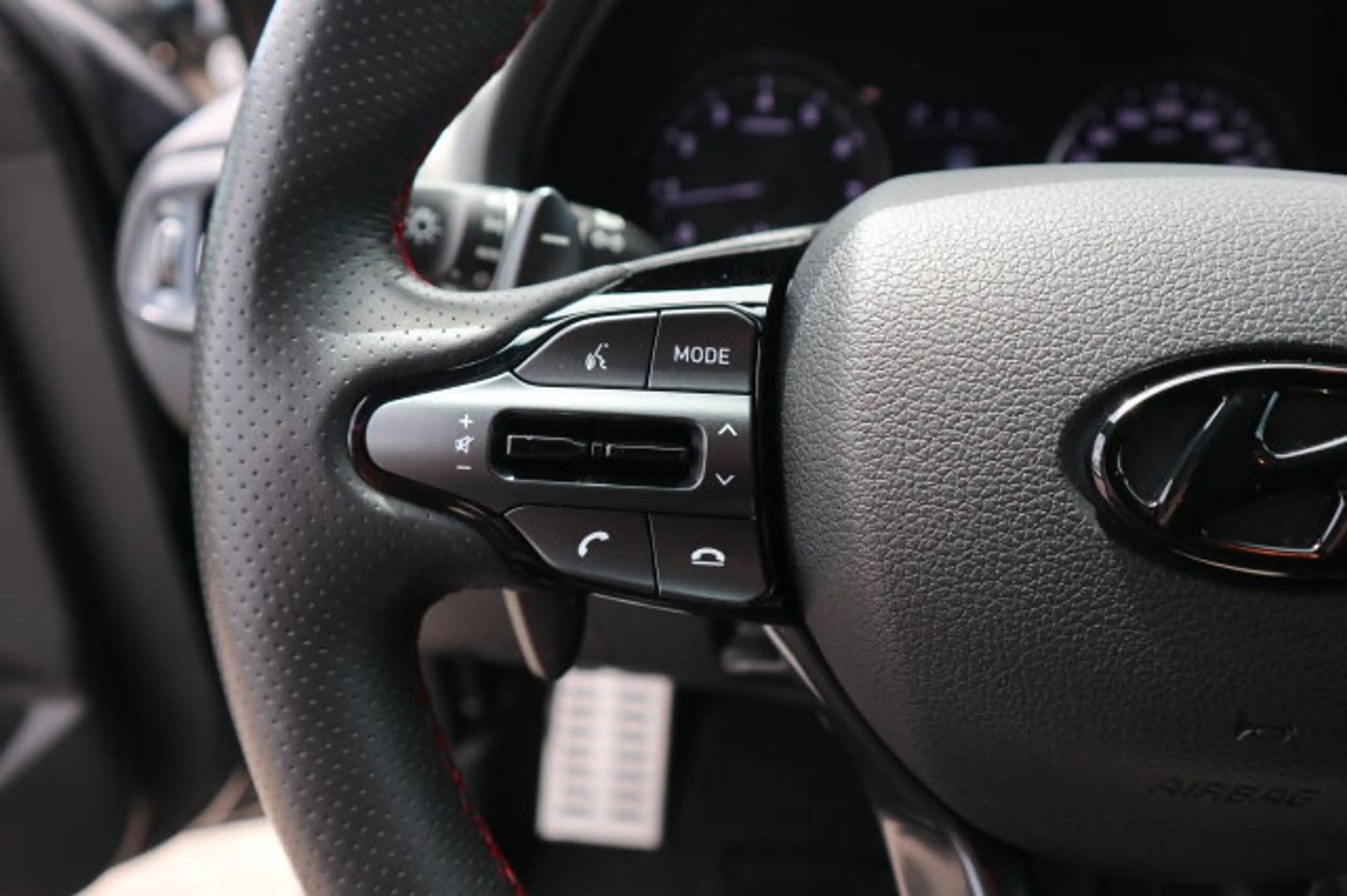 Hyundai i30 1.5 T-GDI N-Line Mild-Hybrid Kamera/Navi/PDC Autom./Klima/BC/Tempomat/eFH./Audiosystem: Radio RDS/Sportsitze — photo 12
