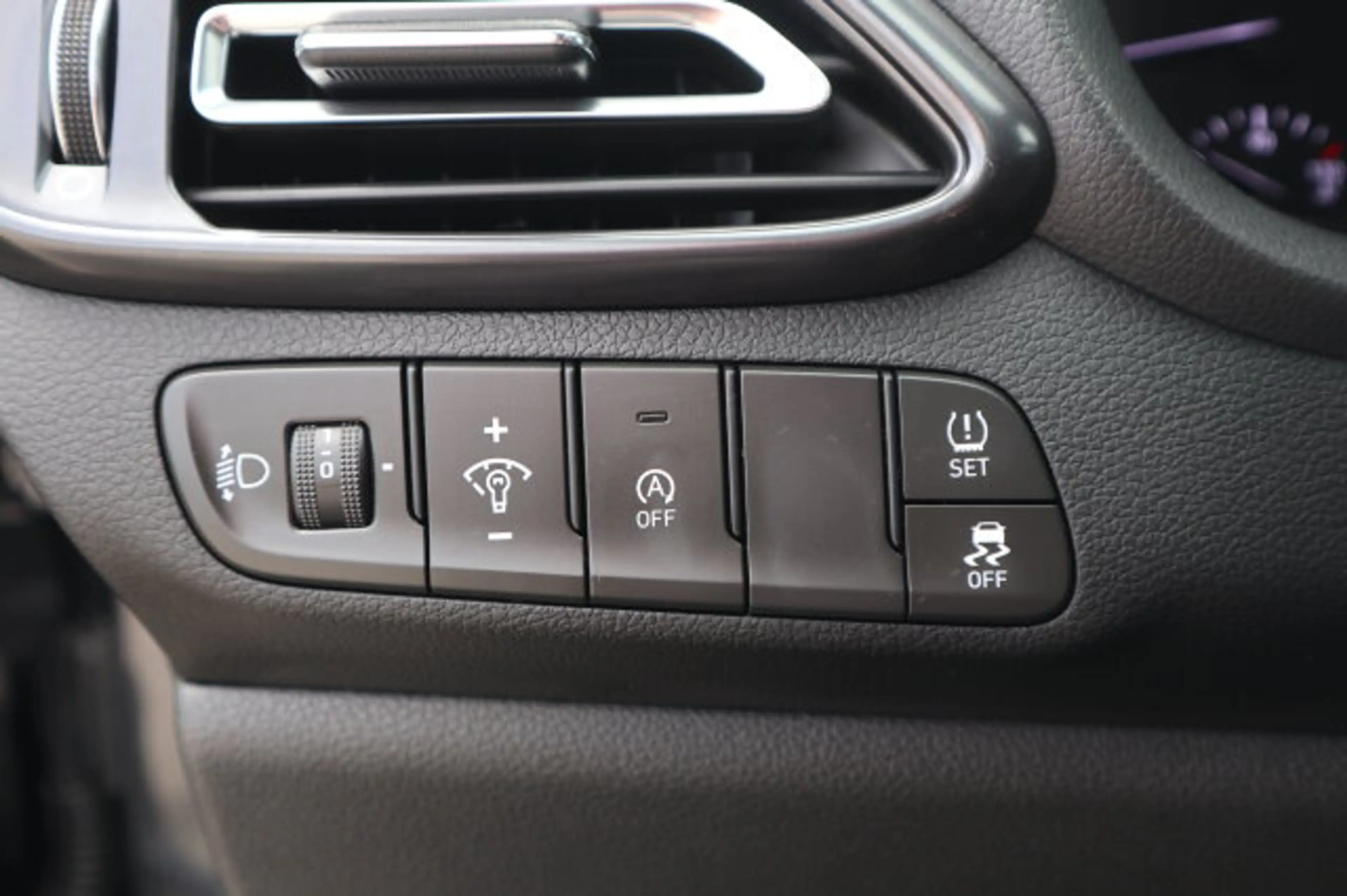 Hyundai i30 1.5 T-GDI N-Line Mild-Hybrid Kamera/Navi/PDC Autom./Klima/BC/Tempomat/eFH./Audiosystem: Radio RDS/Sportsitze — photo 10