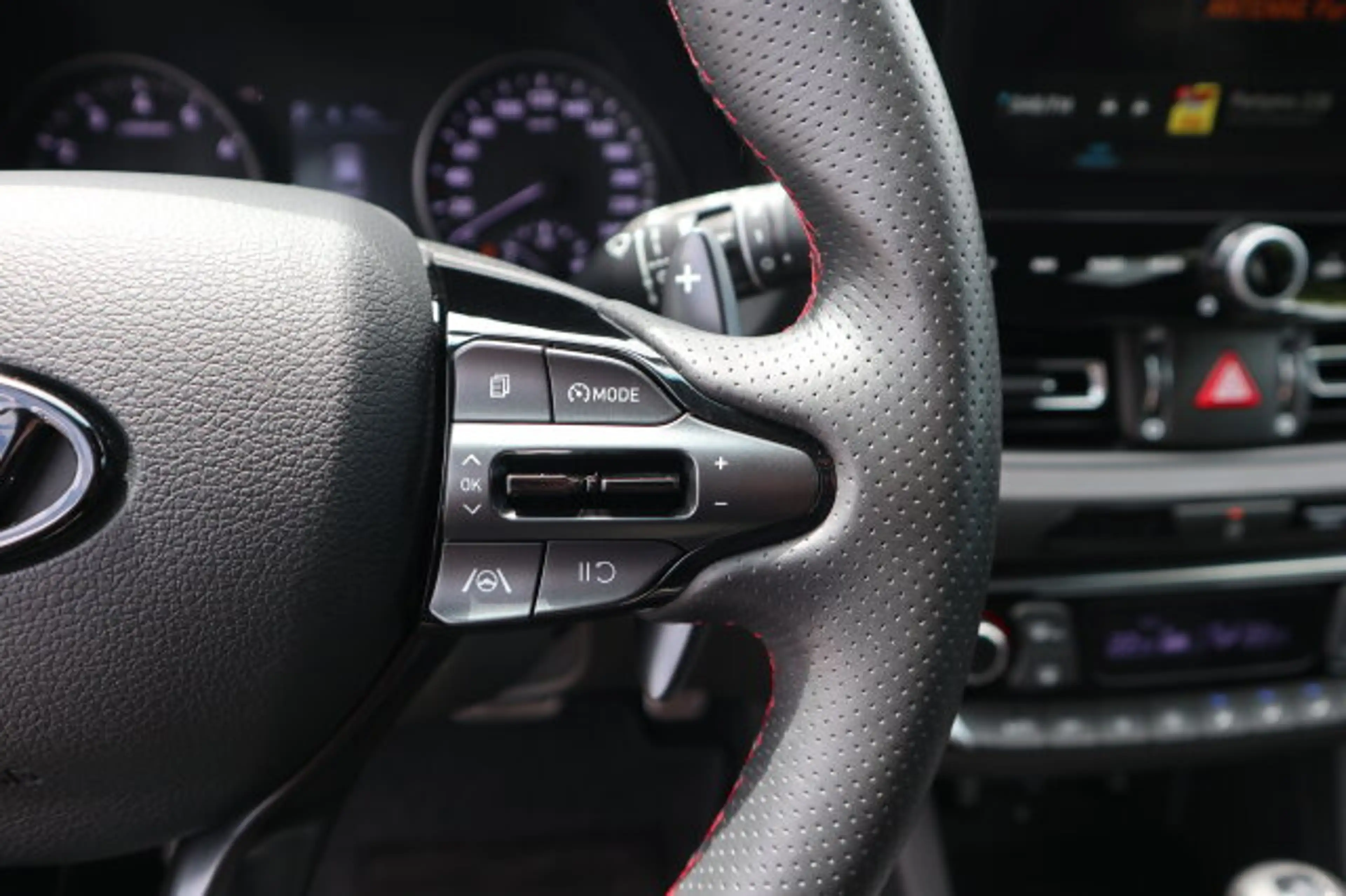 Hyundai i30 1.5 T-GDI N-Line Mild-Hybrid Kamera/Navi/PDC Autom./Klima/BC/Tempomat/eFH./Audiosystem: Radio RDS/Sportsitze — photo 13