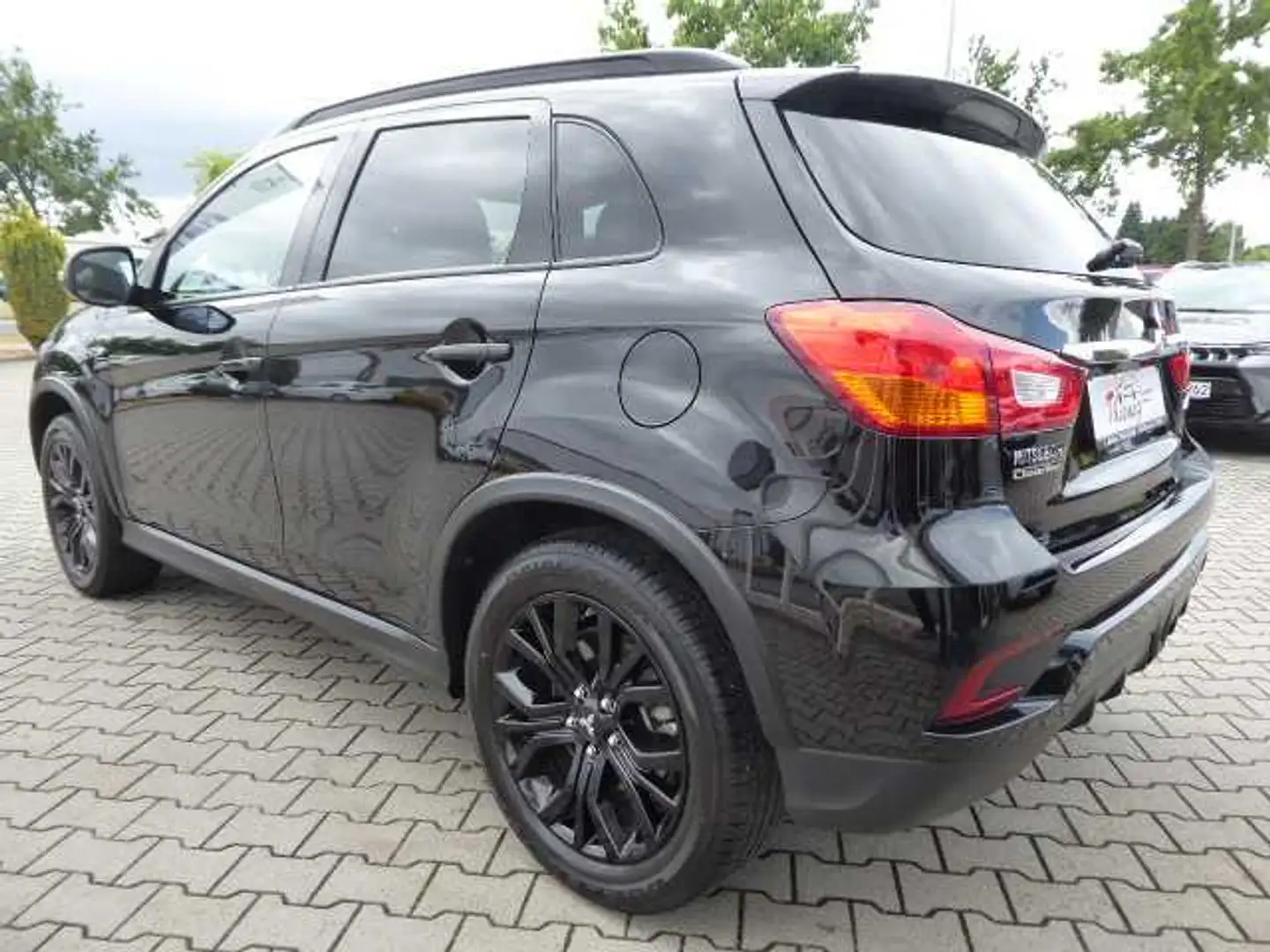 Mitsubishi ASX Edition+ mit Black-Paket 1.6 MIVEC ClearTec Schwarz - 2