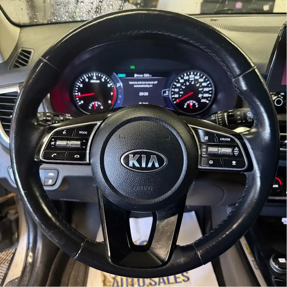 Kia Seltos снимка Kia Seltos