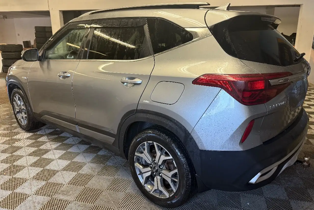 Kia Seltos снимка Kia Seltos