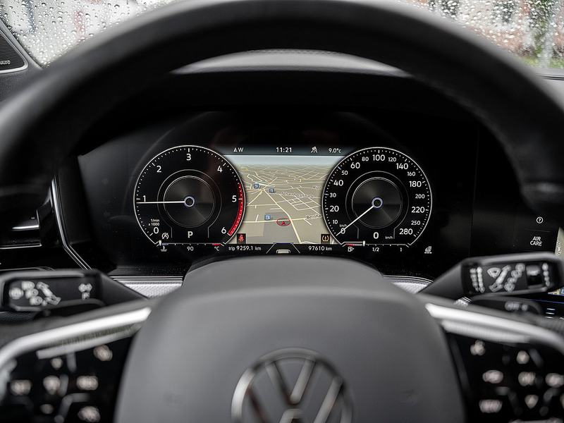 Volkswagen Touareg 3.0 V6 TDI R-Line 4M AHK 360° PANO — photo 10