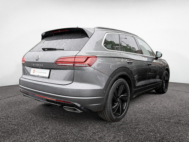 Volkswagen Touareg 3.0 V6 TDI R-Line 4M AHK 360° PANO — photo 2