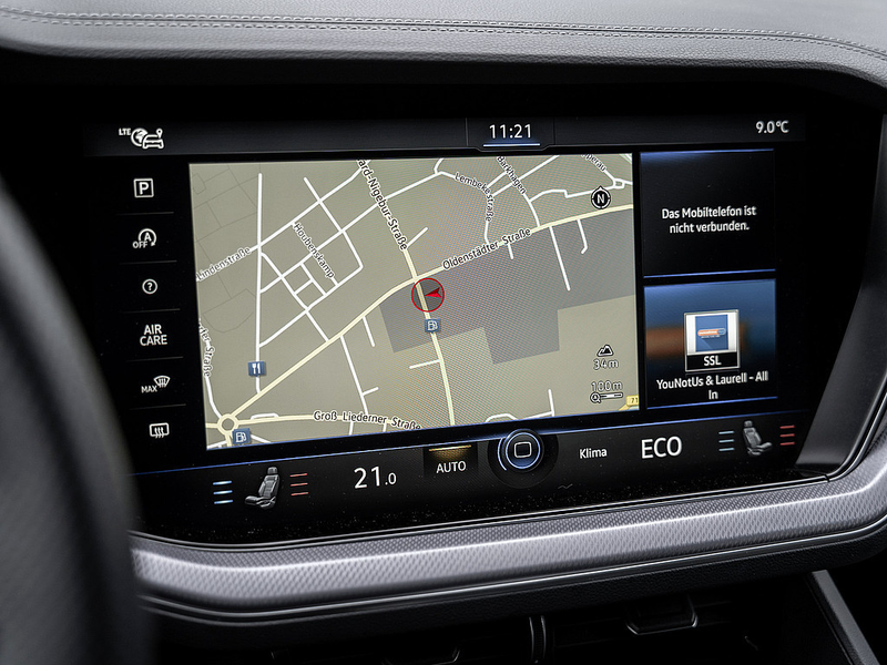 Volkswagen Touareg 3.0 V6 TDI R-Line 4M AHK 360° PANO — photo 6