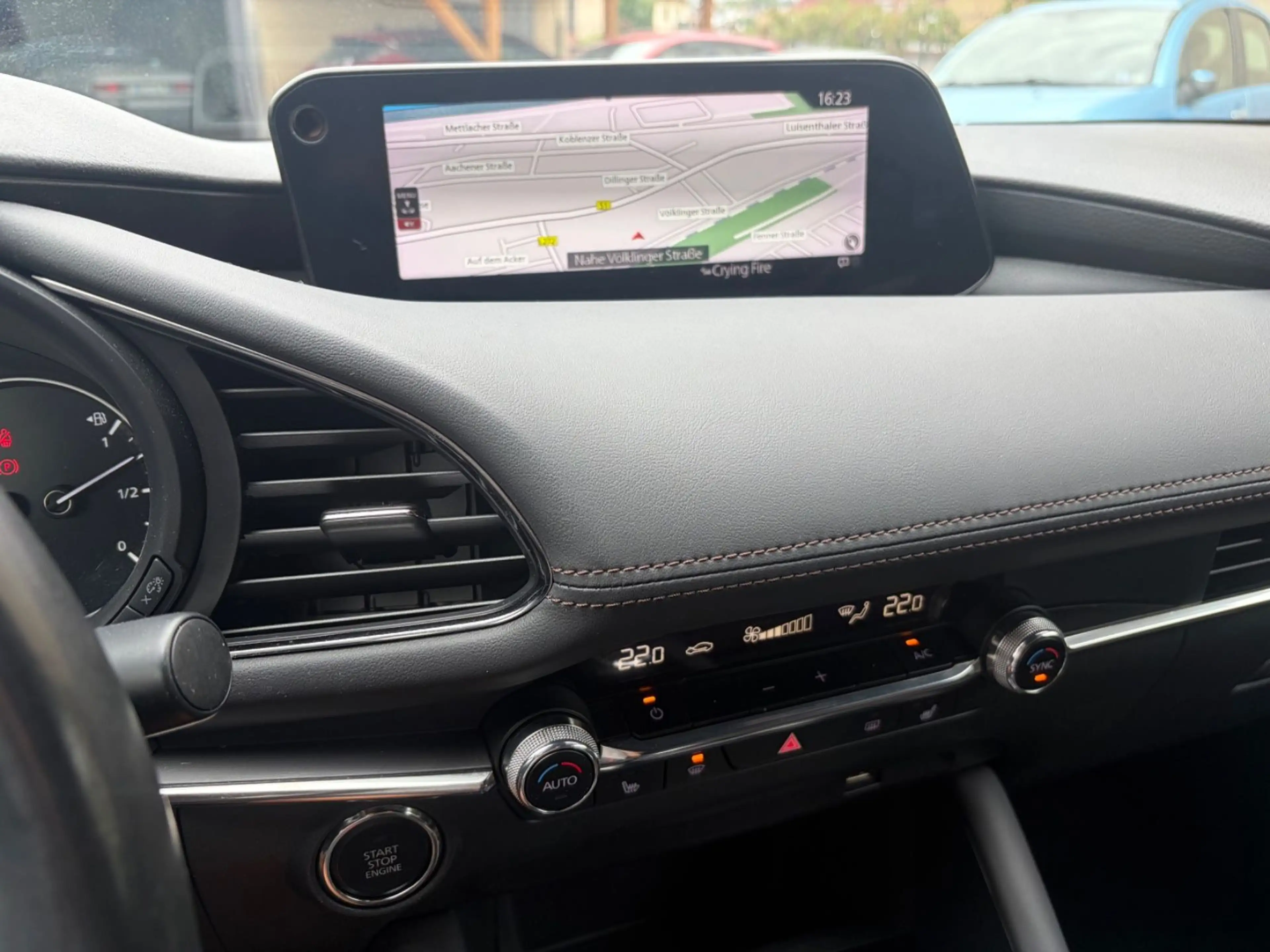 Mazda 3 Mazda 3 Bose/HeadUp/Keyless/Navi/360Kamera — photo 18