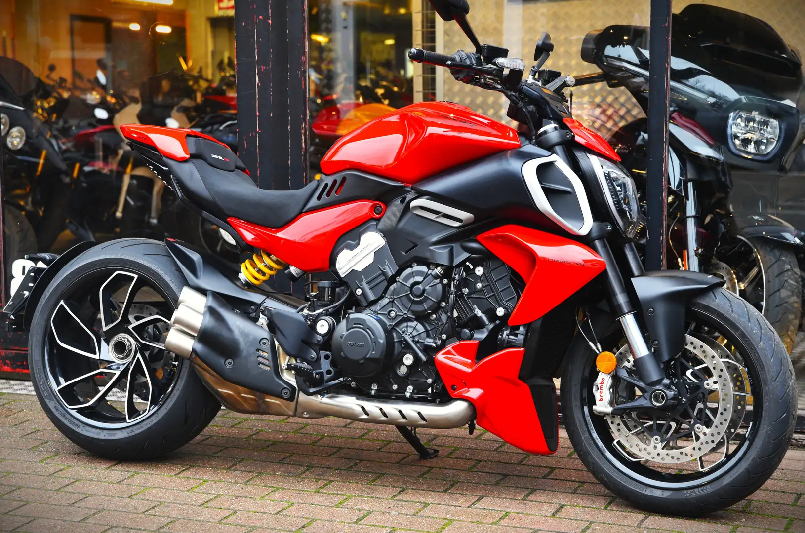 Ducati Diavel V4 ***MOTO VERTE*** Rood - 1
