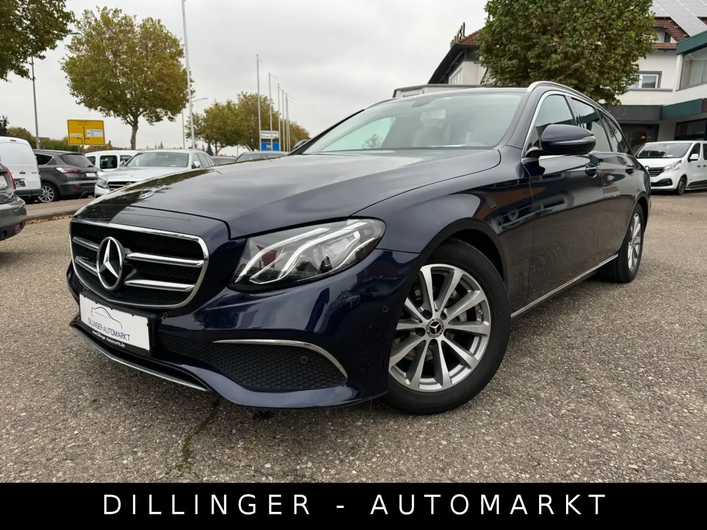 Mercedes-Benz E 200 dT Avantgarde 9G-Tro LED Nav Temp. AHK Wide Bleu - 1