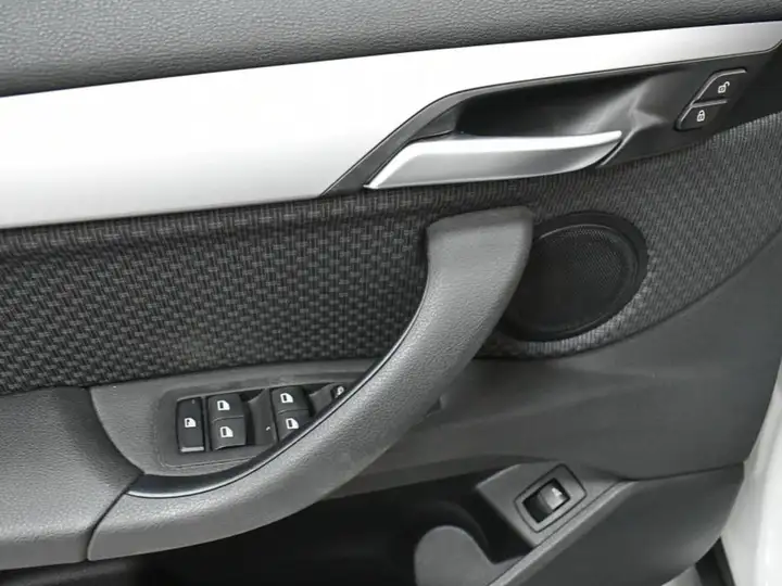 BMW X1 sDrive18dA Corporate 2021, foto 10