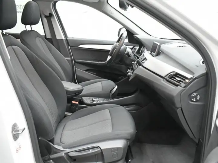 BMW X1 sDrive18dA Corporate 2021, foto 45
