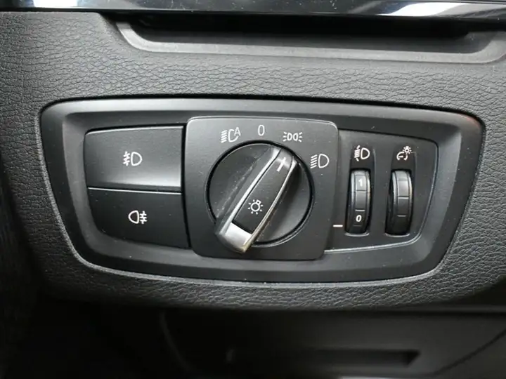 BMW X1 sDrive18dA Corporate 2021, foto 11