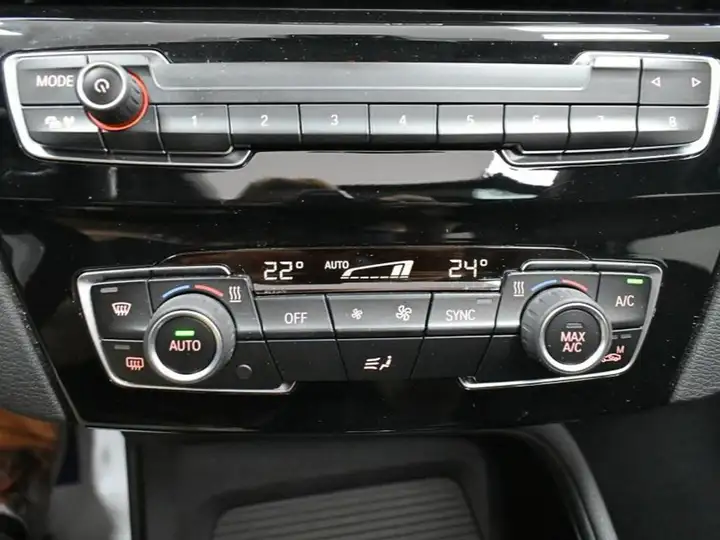 BMW X1 sDrive18dA Corporate 2021, foto 19