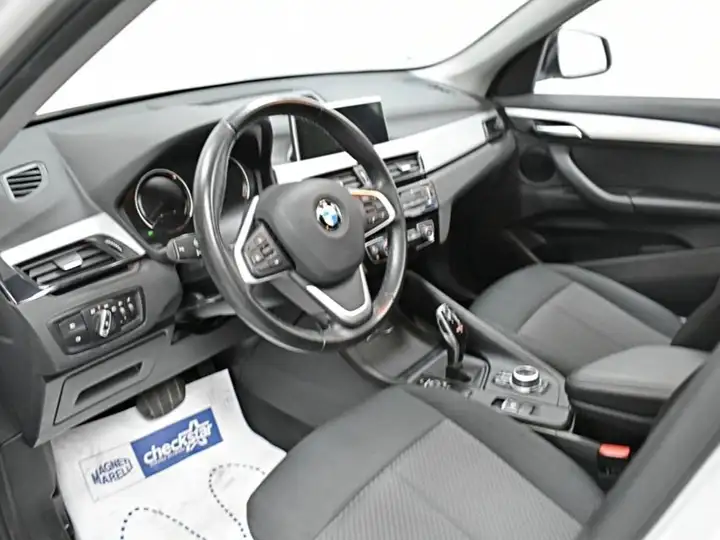 BMW X1 sDrive18dA Corporate 2021, foto 8