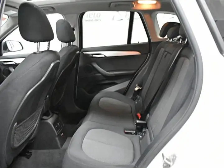 BMW X1 sDrive18dA Corporate 2021, foto 32